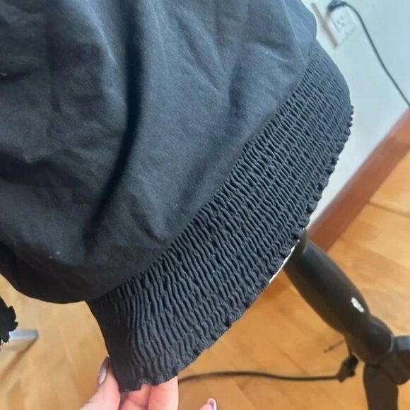 Sakura top size XS black with floral mesh around the shoulder and collar - Picture 6 of 9